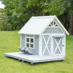 Mini Hamptons Lockable Wooden Dog House With Deck - Image 4